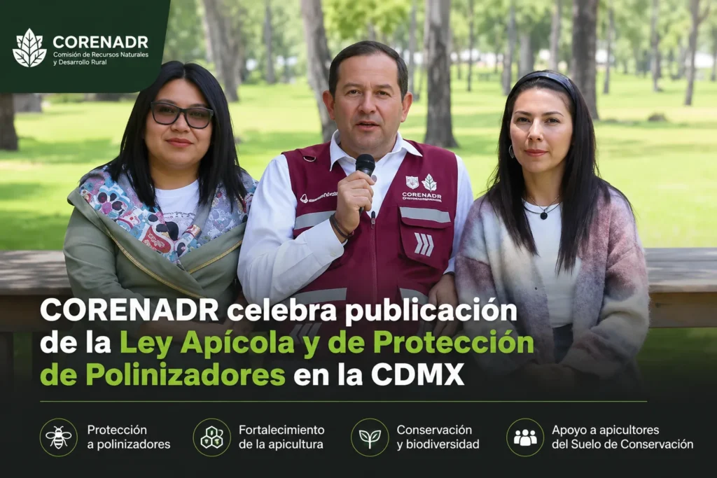 Humberto Adán Peña Fuentes, acompañado por integrantes de CORENADR, presenta la publicación de la Ley para el Fomento Apícola y la Conservación de Polinizadores de la Ciudad de México.